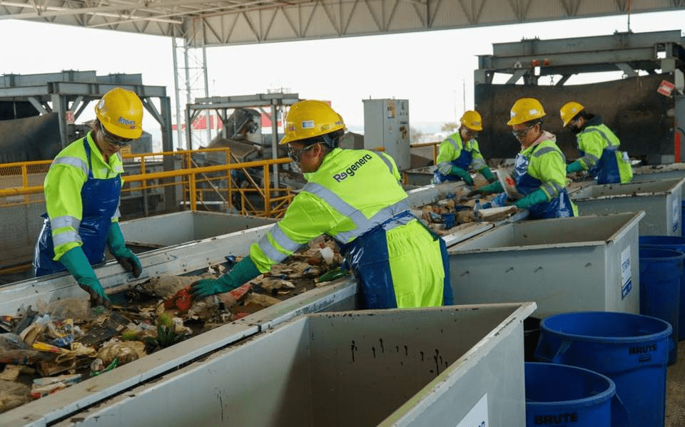 Regenera CEMEX convertirá miles de residuos en recursos que ayuden al medio ambiente - CUBREPACK