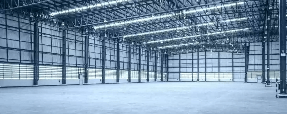 Conoce como es que las naves idnsutrailes ayudaran al sector de la construcción - CUBREPACK