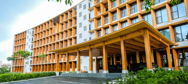 Toyo Ito ha creado el edificio de madera más grande de Asia - CUBREPACK